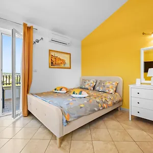 Apartman Maja, Pula